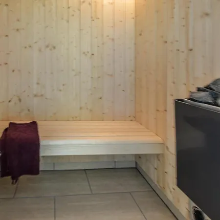 Dom wakacyjny Lovely In With Sauna *